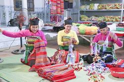 Bảo tồn nghề và làng nghề truyền thống gắn với xây dựng nông thôn mới