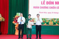 Trao Hu&acirc;n chương Chiến c&ocirc;ng hạng Nh&igrave; cho Chỉ huy trưởng BĐBP tỉnh Thanh H&oacute;a