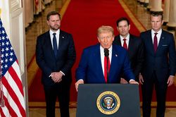 Tổng thống Trump chỉ trích Thượng viện Mỹ vì nghị quyết về Iran