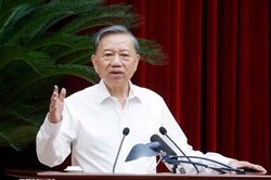 Tổng B&iacute; thư, Chủ tịch nước T&ocirc; L&acirc;m: Kh&ocirc;ng coi quy hoạch c&aacute;n bộ l&agrave; 'giữ chỗ', 'xếp h&agrave;ng đến lượt'