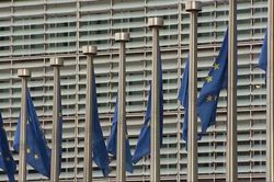 EU thiết lập h&agrave;nh lang thương mại mới nối ch&acirc;u &Acirc;u với Trung &Aacute;
