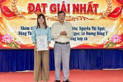Xã Nhơn Mỹ trao giải Cuộc thi Chính luận về bảo vệ nền tảng tư tưởng của Đảng