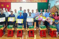 Xã Tân Hiệp bàn giao 15 căn nhà Đại đoàn kết