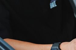 Cận cảnh G-Shock DW5600TT25-1: Sự giao thoa giữa Casio và lốp hiệu năng cao Toyo Tires