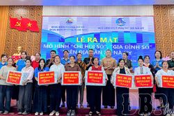 Nà Hỳ ra mắt mô hình 'Gia đình số', 'Chi hội số'
