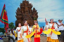 20 giờ ngày 26-6: Khai mạc Ngày hội Văn hóa dân tộc Chăm lần thứ VI