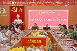 K&yacute; kết quy chế phối hợp giữa Bộ C&ocirc;ng an v&agrave; Bộ Nội vụ