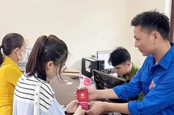 Tháo gỡ 'nút thắt' để xây dựng đội ngũ cán bộ tinh, gọn, mạnh