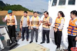 Khảo sát về phát triển du lịch, năng lượng và giao thông trên lòng hồ thủy điện Sơn La