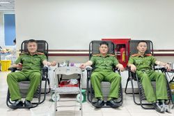 03 cán bộ Công an hiến máu cứu bệnh nhân mắc bệnh tan máu bẩm sinh