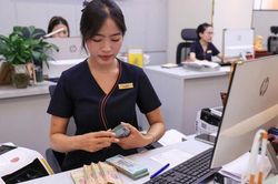 'Bước lùi chiến thuật' hỗ trợ tăng trưởng