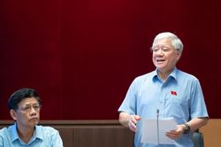 Phó Chủ tịch Thường trực Quốc hội Đỗ Văn Chiến dự Phiên họp của Đảng ủy Hội đồng Dân tộc