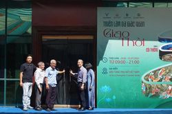 'Giao thời' - Chạm vào mạch nguồn di sản
