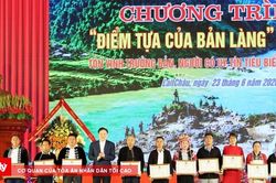Lai Châu tôn vinh, tri ân trưởng bản, người có uy tín tiêu biểu