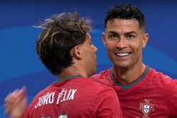 Ronaldo lập cú đúp, phá siêu kỷ lục World Cup trong chiến thắng 5-0 của Bồ Đào Nha