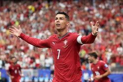 Cú đúp của Ronaldo và lời khẳng định di sản World Cup