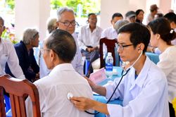 Hà Nội phấn đấu 100% người dân được khám sức khỏe định kỳ