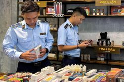 Thuốc lá điện tử - Luật có, sao vẫn bán tràn lan?