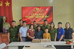 Công an xã Thành Công ra mắt mô hình 'Người đỡ đầu' hỗ trợ học sinh có hoàn cảnh đặc biệt khó khăn