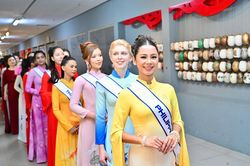 Dàn người đẹp Miss Multicultural World 2026 diện áo dài, tìm hiểu văn hóa Việt