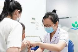 Nguy cơ biến chứng sởi tăng cao ở trẻ mắc bệnh nền