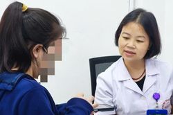 C&ugrave;ng mắc vi&ecirc;m gan B, hai mẹ con bất ngờ nhận kết quả sau hơn 13 năm điều trị