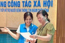 Cảnh báo tình trạng 'cò mồi' trước cổng Bệnh viện Mắt Trung ương
