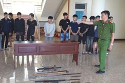 Bắt giữ 9 đối tượng mang dao, nỏ bắn bi sắt đi hỗn chiến lúc rạng sáng