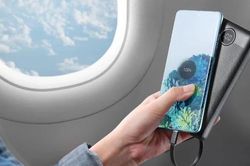 H&agrave;nh kh&aacute;ch cần lưu &yacute; quy định mới từ ng&agrave;y 1/7 về sạc dự ph&ograve;ng khi đi m&aacute;y bay