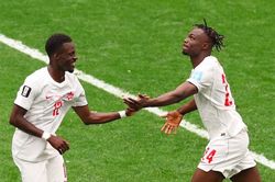 3 đội chủ nh&agrave; dắt tay nhau v&agrave;o v&ograve;ng 1/16 World Cup 2026