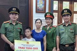 Công an xã 'Chắp cánh ước mơ' cho cậu học trò bại não vượt khó học giỏi