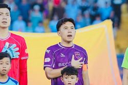 Tuyển thủ Minh Khoa tuyên bố ở lại đội bóng vừa xuống hạng