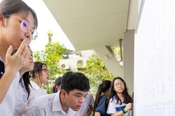 Không xác nhận nhập học đúng hạn, học sinh Hà Nội mất quyền nhập học lớp 10