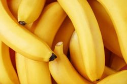 Ăn chuối trước khi ngủ c&oacute; gi&uacute;p bạn ngủ ngon hơn kh&ocirc;ng?