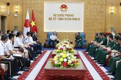 Đoàn sĩ quan Nhật Bản thăm Bộ Tư lệnh Quân khu 5