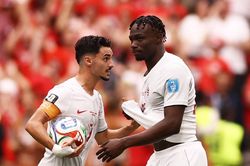 Chủ nh&agrave; Canada l&agrave;m n&ecirc;n lịch sử ở World Cup
