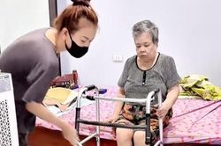Người phụ nữ đã ly hôn vẫn đón mẹ chồng cũ về chăm sóc ở Thanh Hóa