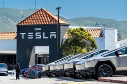 Nhiều hãng xe có nguy cơ dừng hoạt động kinh doanh tại bang California