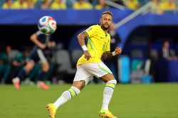 Ng&agrave;y Neymar t&aacute;i xuất, Brazil mang lại k&yacute; ức World Cup 2014
