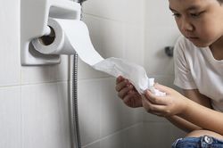 Dấu hiệu nhiễm trùng tiểu ở trẻ em
