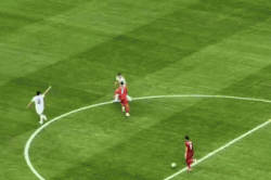 Bruno tăng 3 triệu follow sau khi kiến tạo cho Ronaldo