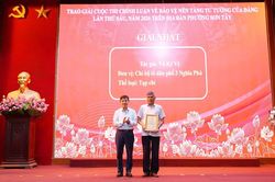Phường Sơn T&acirc;y trao giải Cuộc thi ch&iacute;nh luận về bảo vệ nền tảng tư tưởng của Đảng