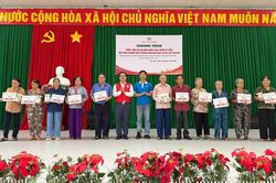 Hội Chữ thập đỏ TP.HCM trao 110 phần quà đến người dân Đặc khu Côn Đảo