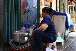 Thành phố Hồ Chí Minh hỗ trợ kinh phí tạm cư cho người dân khu Mả Lạng và Chợ Gà-Gạo