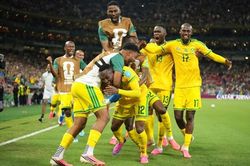 Hàn Quốc bế tắc, Nam Phi thắng 1-0 để lần đầu vượt qua vòng bảng