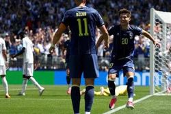 Bosnia thắng đậm Qatar, chờ v&eacute; vớt v&ograve;ng 1/16