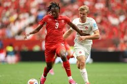 Thua trận, chủ nhà Canada vẫn lọt vào vòng 1/16 World Cup 2026