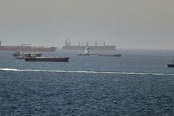 Chiến dịch sơ tán quy mô lớn tại Hormuz
