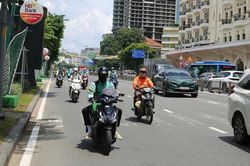 Giữa mùa mưa, nắng nóng bao trùm cả nước
