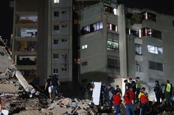 Thảm kịch động đất kép tại Venezuela: Số người thương vong tăng nhanh